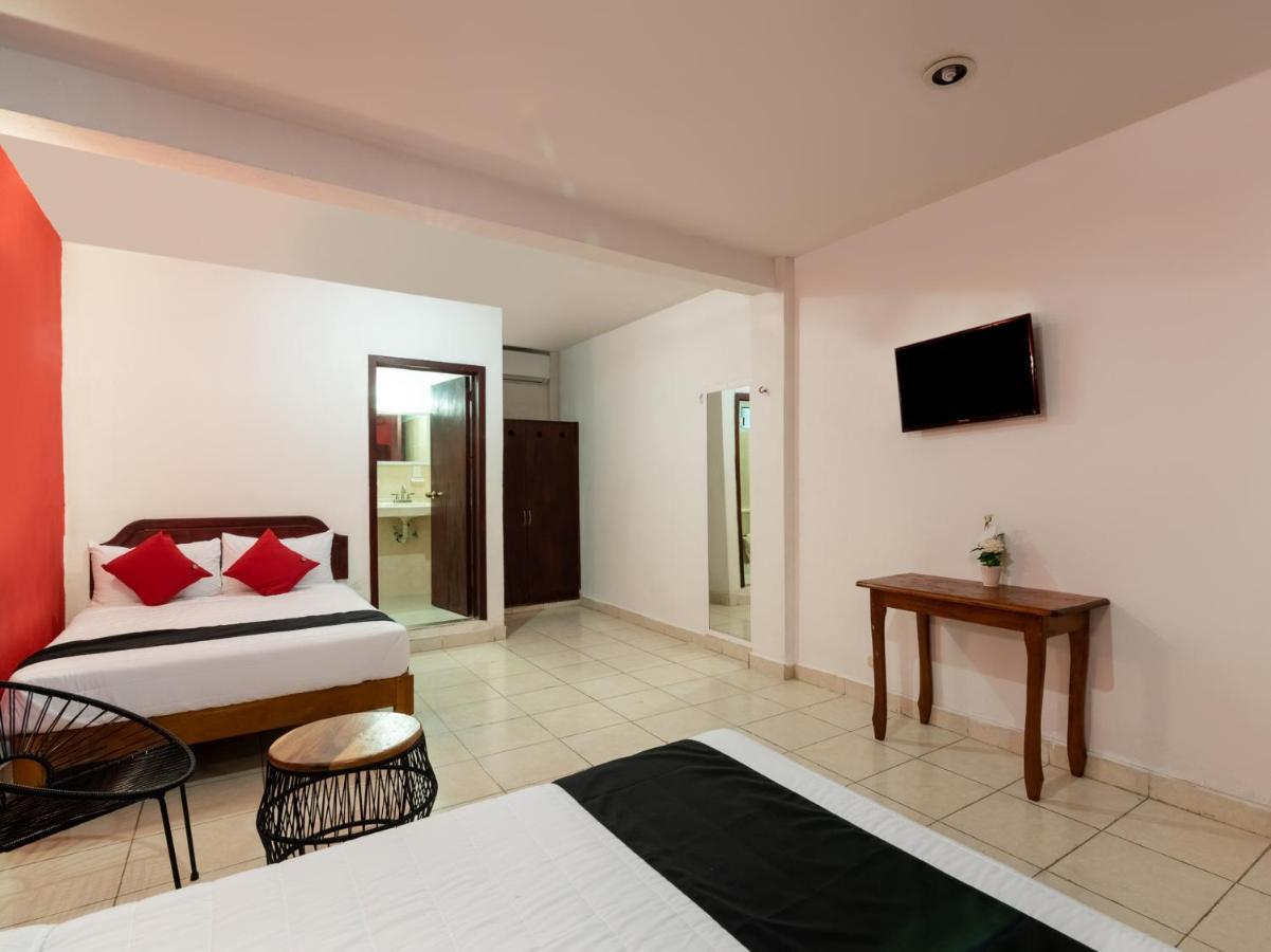 Capital O Hotel El Faisan Y El Venado Плая-дель-Кармен Экстерьер фото
