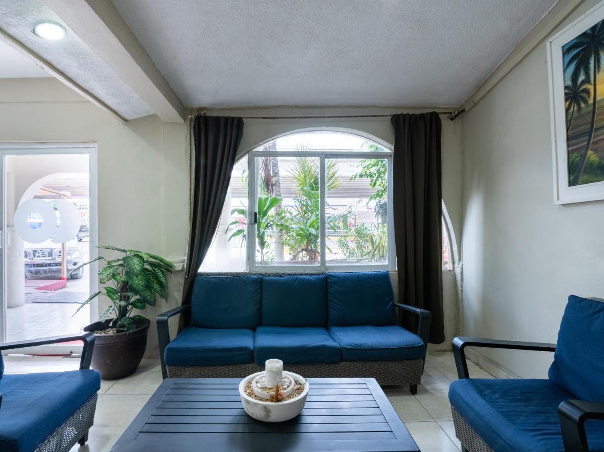 Capital O Hotel El Faisan Y El Venado Плая-дель-Кармен Экстерьер фото